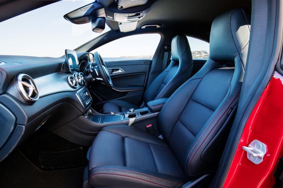 Интерьер Mercedes-Benz CLA220 d AMG Line 2016 года  (AU) (фото 8 из 9)